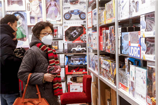 阿姨、爷叔快来“淘宝”！虬江路专区不仅在轻纺市场，亚新也有