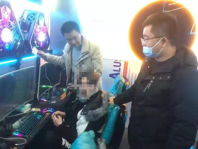 涉案2.5亿元!警方端掉特大跨境网络赌博“跑分”团伙——发展下线20余人,在校大学生成了“卡贩子”