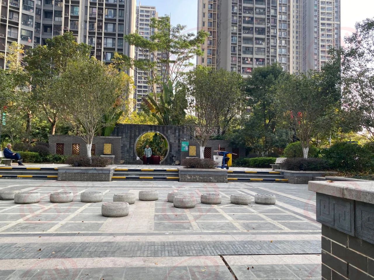 手握3000万,手握300万现金