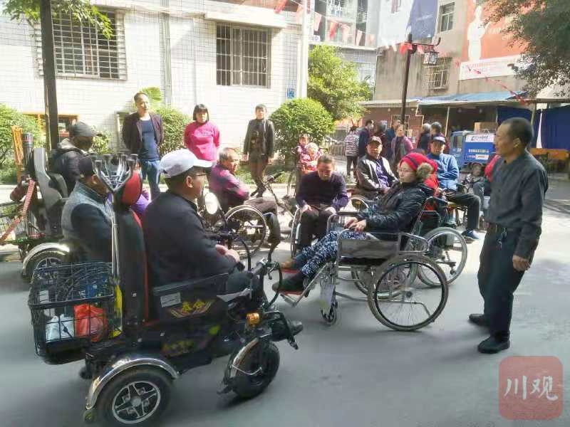 轮椅老人车队,轮椅车队电动轮椅