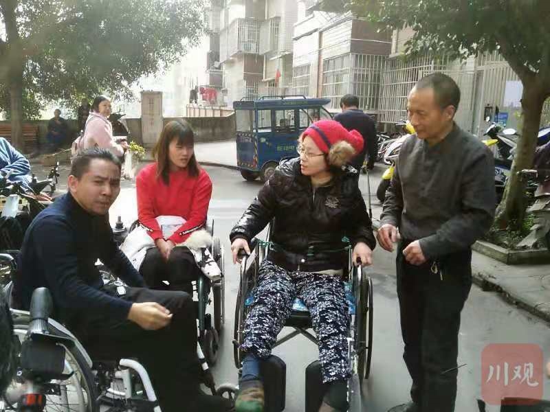 轮椅老人车队,轮椅车队电动轮椅