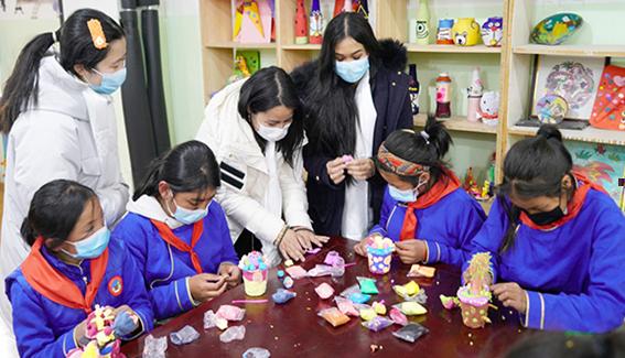 “解码幸福阿坝外国友人脱贫攻坚采风行”活动成功举行