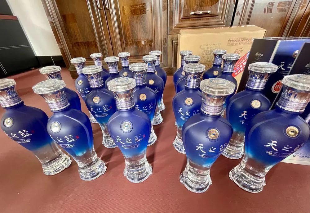 茅台空瓶装散酒,一个茅台空酒瓶卖数百元