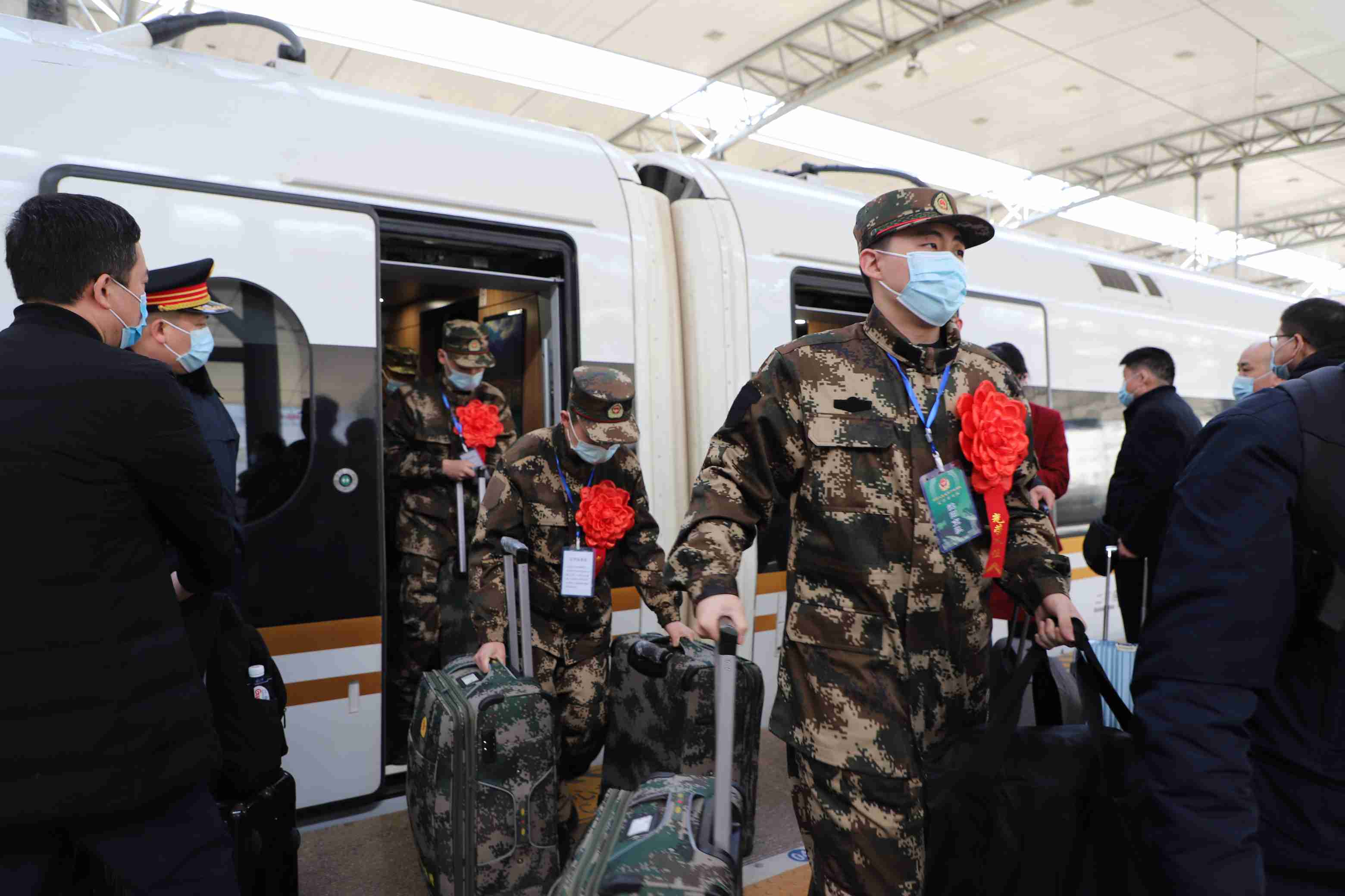 走,当兵去!*警武**沈阳支队首批春季新兵入营,兵员成分全为大学生