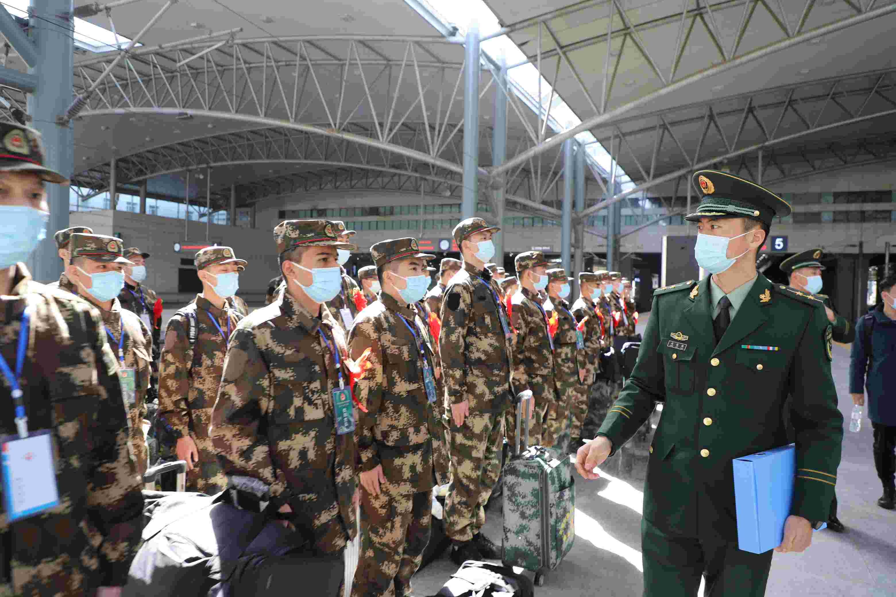 走,当兵去!*警武**沈阳支队首批春季新兵入营,兵员成分全为大学生