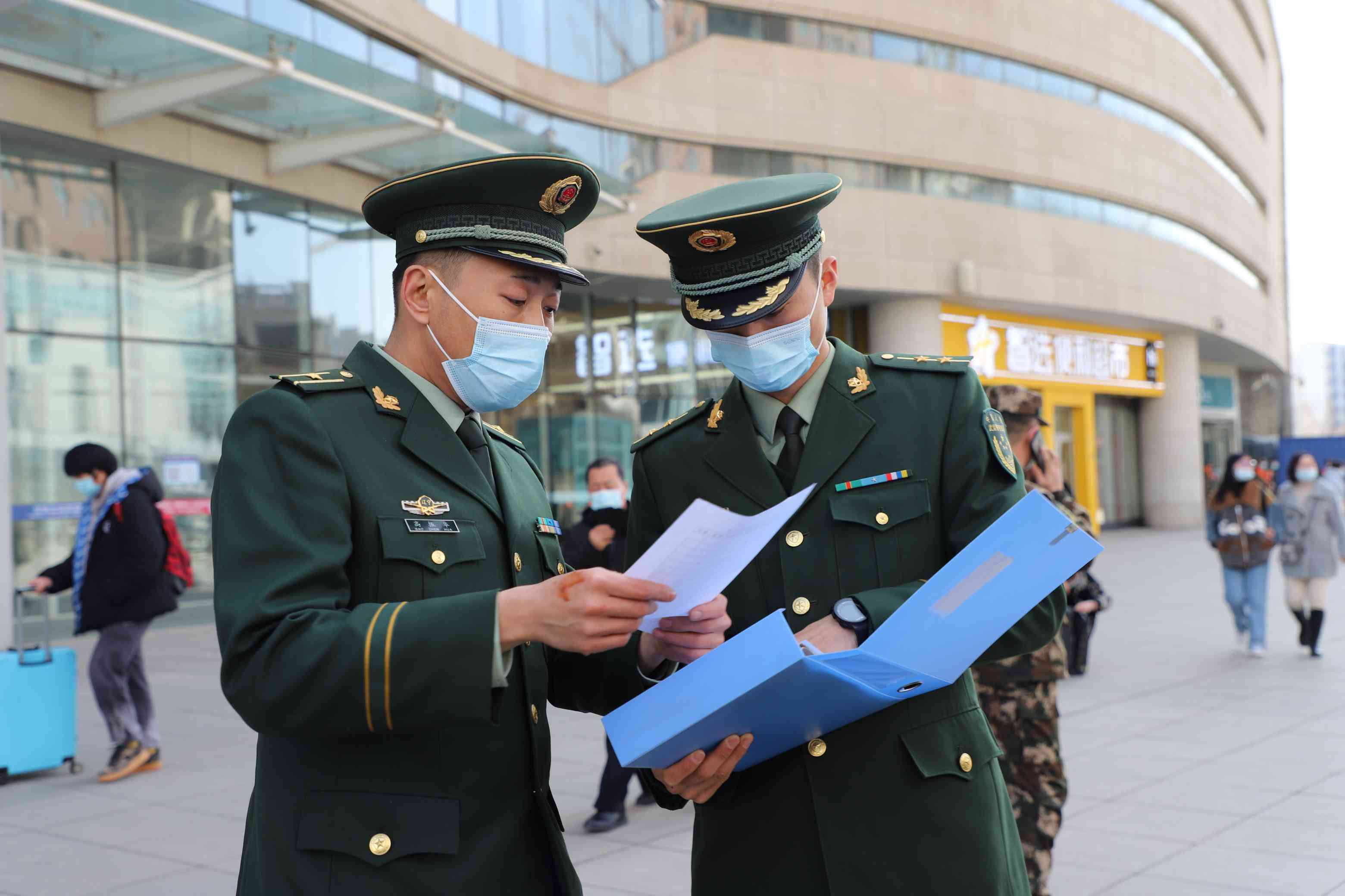 走，当兵去！*警武**沈阳支队首批春季新兵入营，兵员成分全为大学生