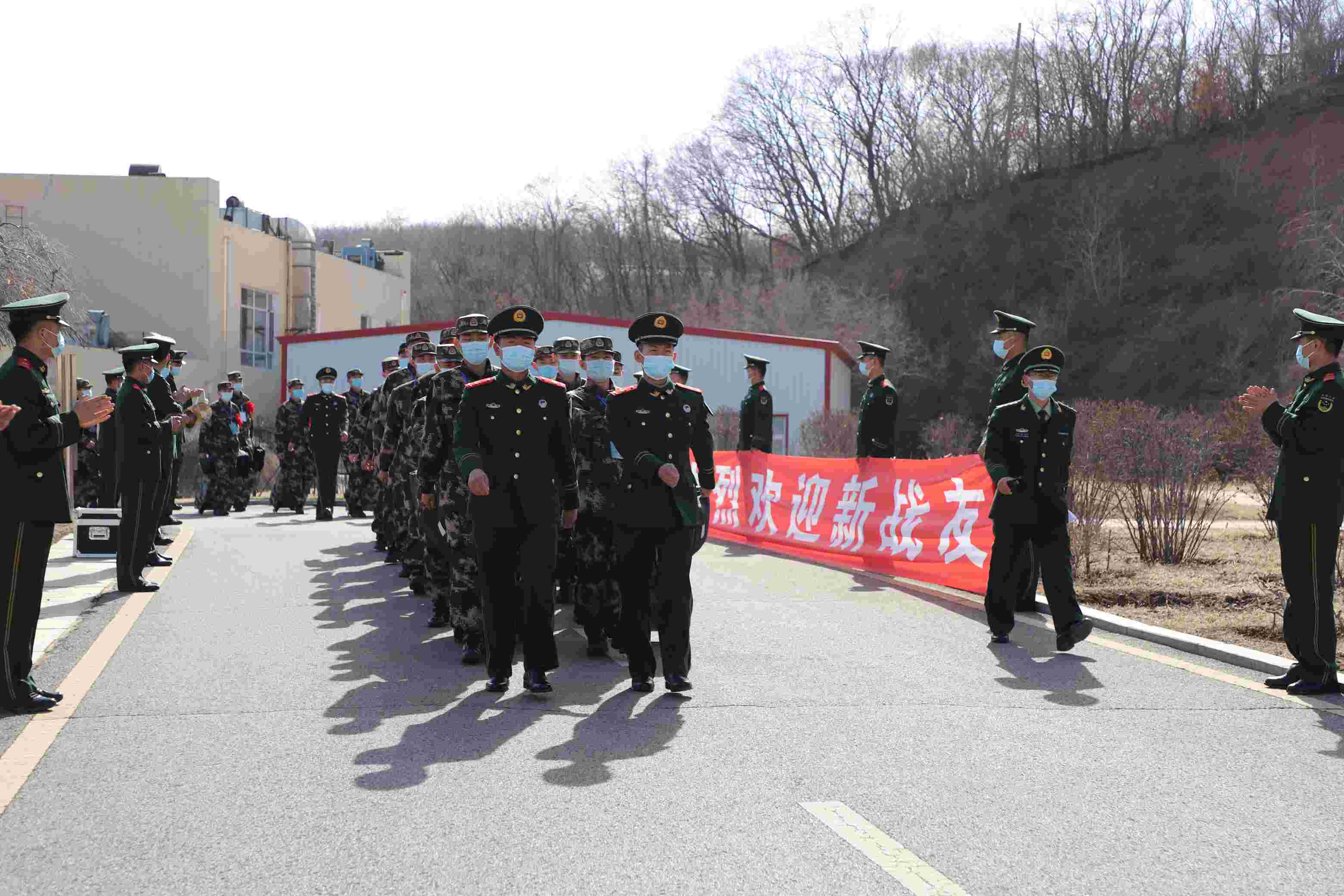 走，当兵去！*警武**沈阳支队首批春季新兵入营，兵员成分全为大学生