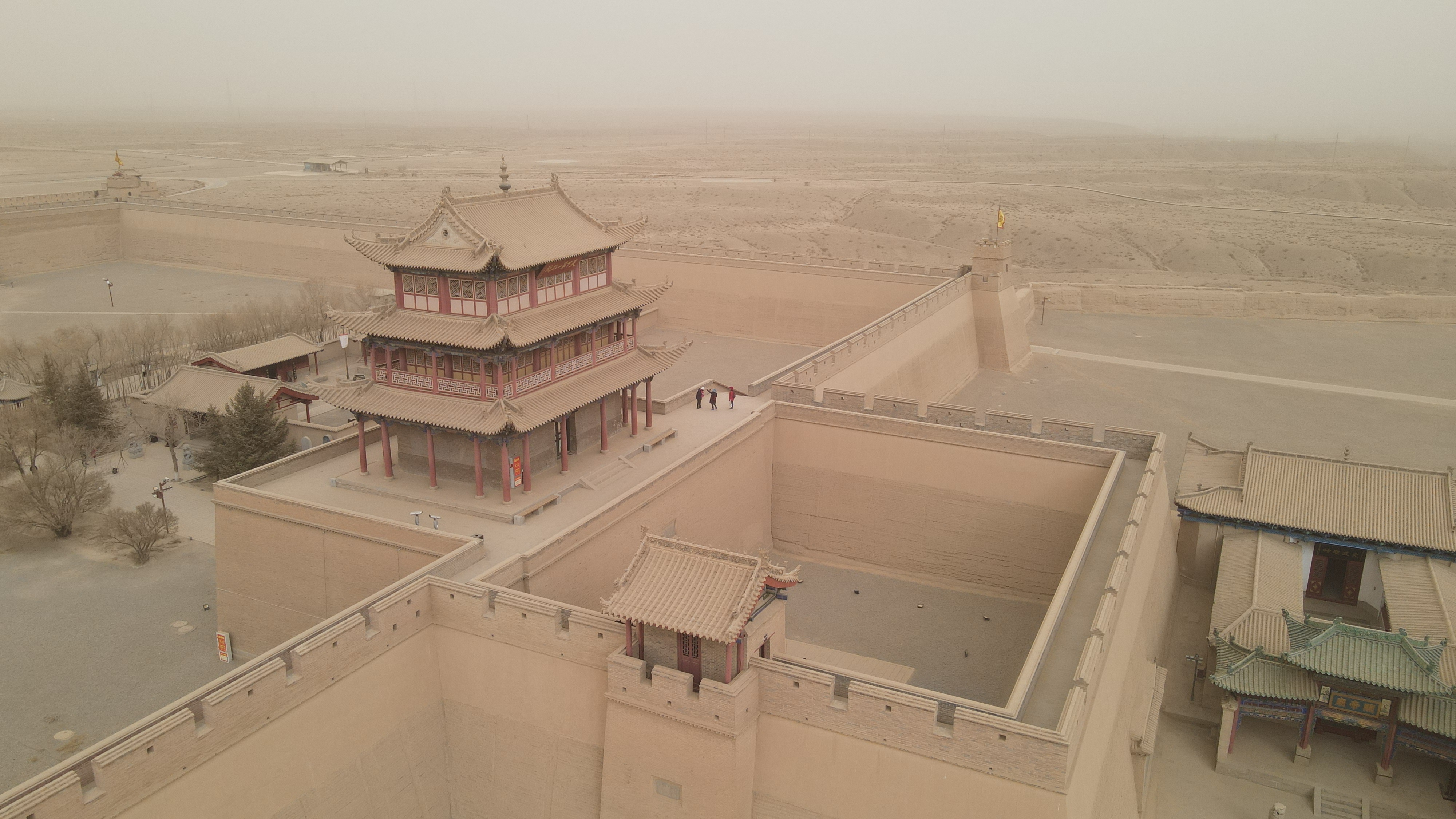 甘肃嘉峪关今天有大风吗,甘肃嘉峪关出现浮尘天气