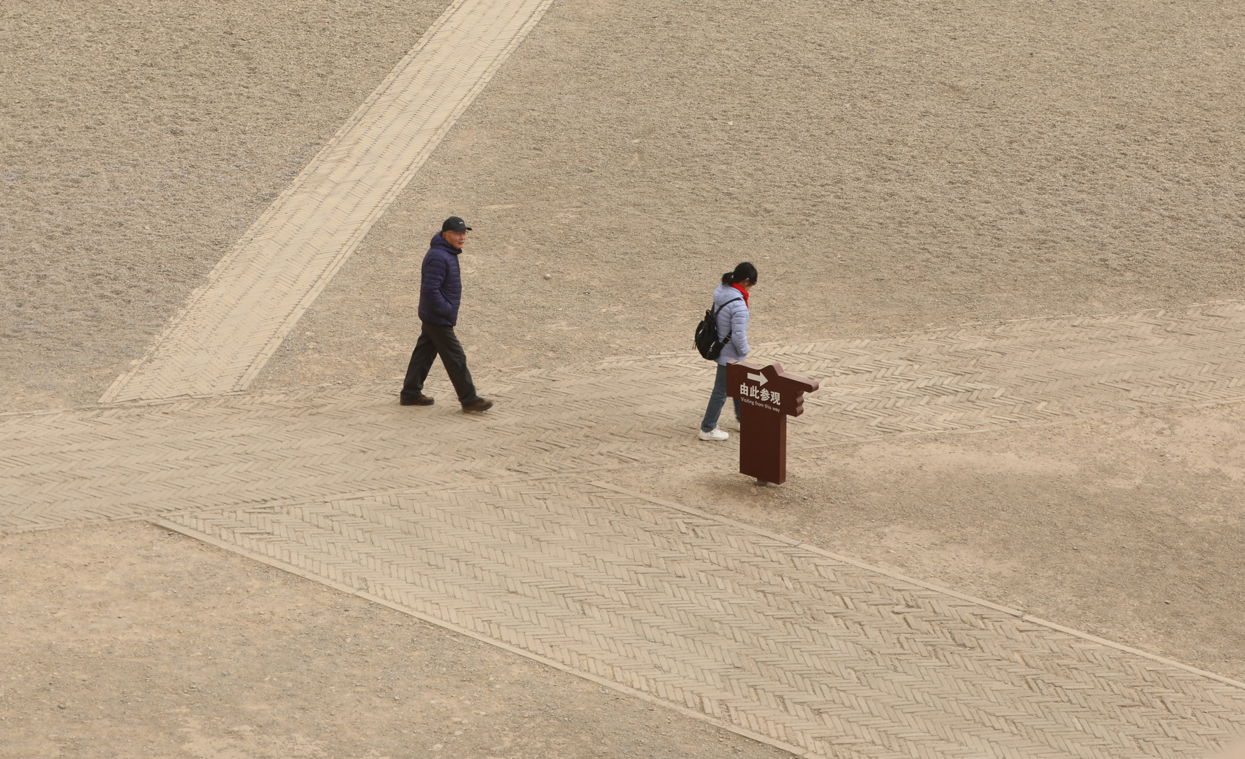 甘肃嘉峪关今天有大风吗,甘肃嘉峪关出现浮尘天气