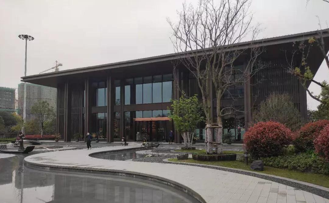 350万级起，共享地铁TOD，同是滨江物业，杭州笕桥两盘，你pick谁？我们探了三个盘