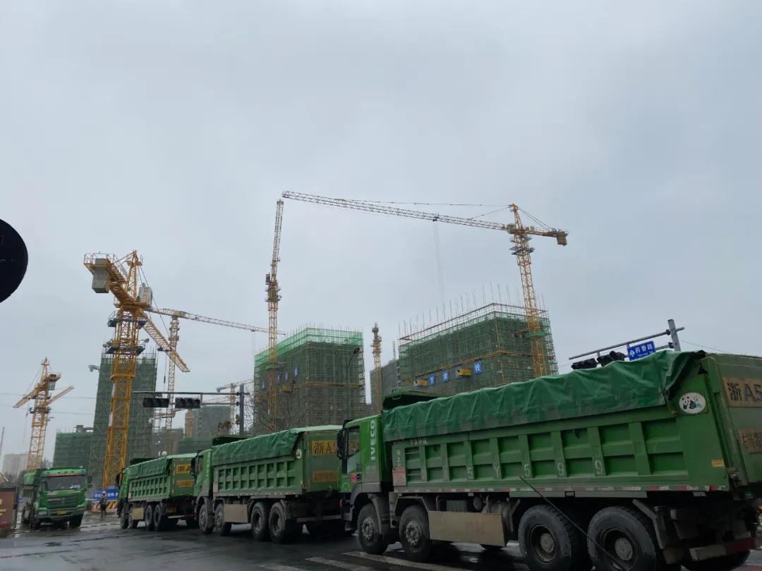 350万级起，共享地铁TOD，同是滨江物业，杭州笕桥两盘，你pick谁？我们探了三个盘