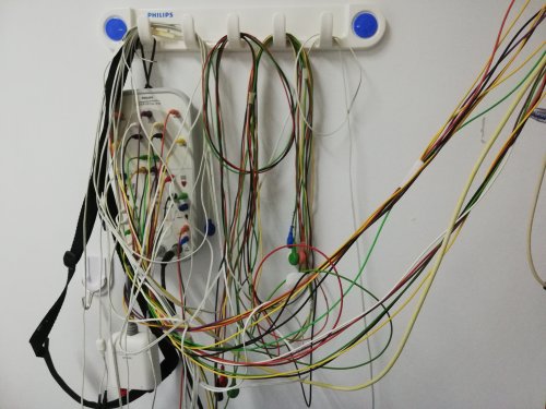 运动手环测睡眠准吗？实验对比专业睡眠监测看一看结论：手环就当简单的健康指导吧