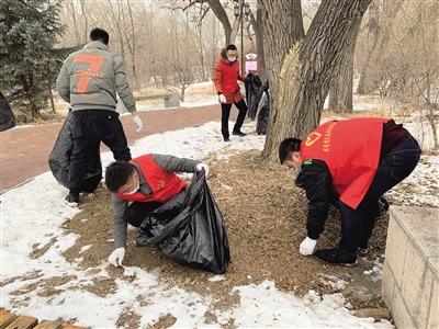 学雷锋暖心行动,学习雷锋精神见行动视频