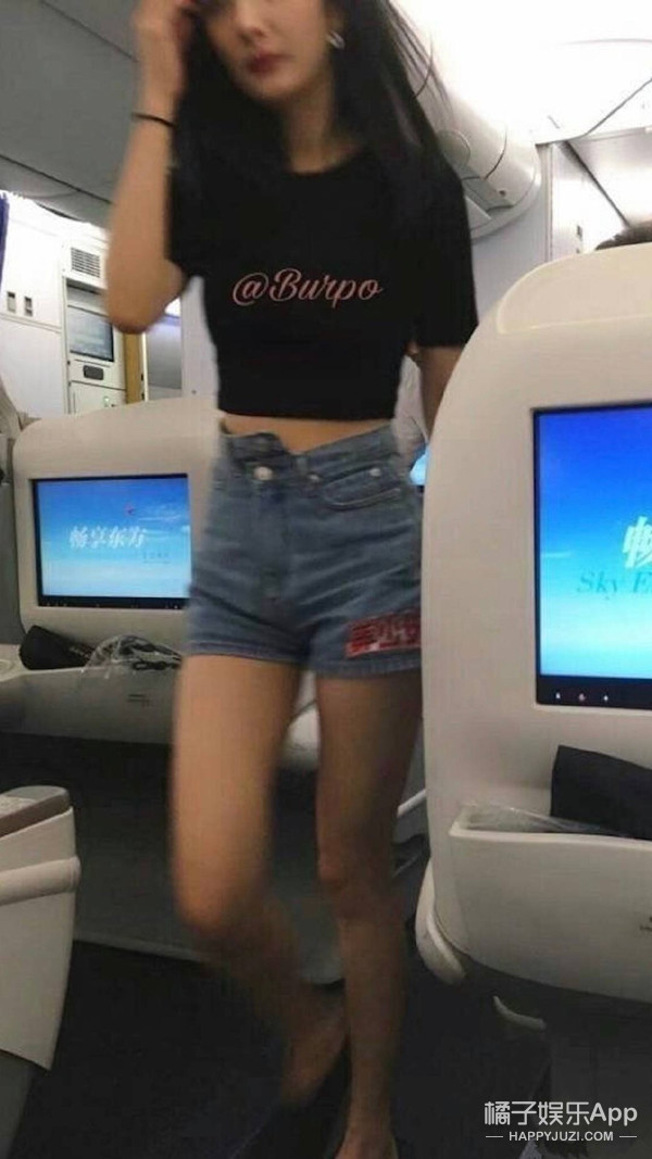 杨幂因为漫画腰道歉,杨幂回应漫画腰挑战误解