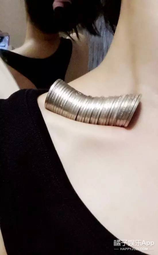 杨幂因为漫画腰道歉,杨幂回应漫画腰挑战误解