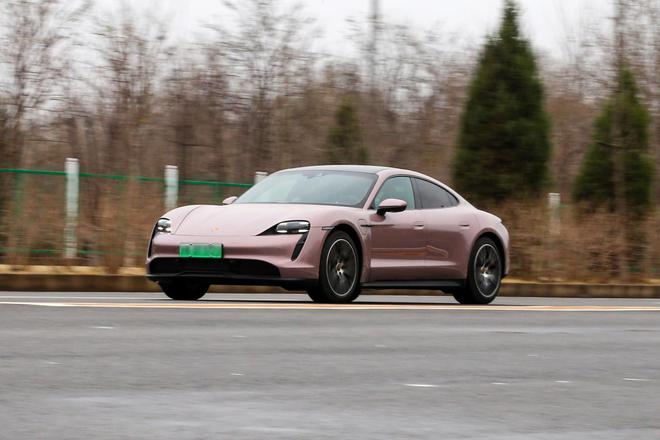 taycan冰莓粉沉浸式体验,taycan冰莓粉测评