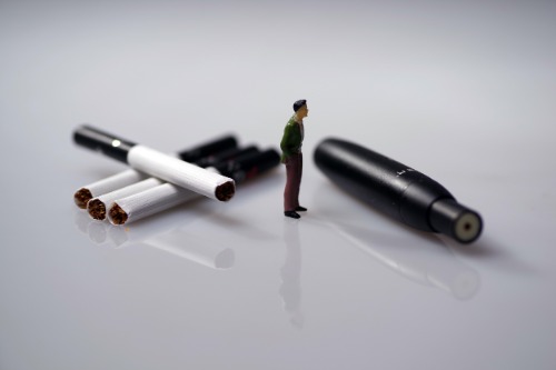 是*草烟**不是“潮玩”!管好*子烟电**刻不容缓