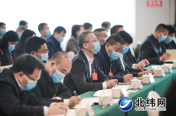 春暖花开日读书正当时,春暖花开季正是读书时