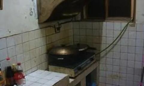 厨房钢丝球油污如何清洗,厨房油污别用钢丝球擦