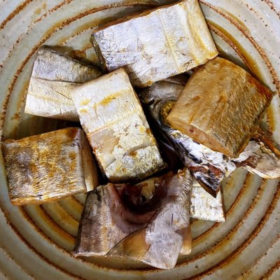 老妈烧的正宗家常菜,老妈教你烧带鱼