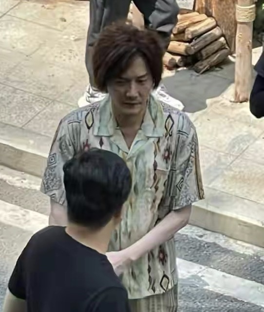 赵丽颖素颜发福,赵丽颖短发近照状态