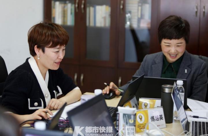 1359篇进入最后一关,评委全是大咖!第四届杭州市中小学生“我的春节”主题征文大赛今天现场评审