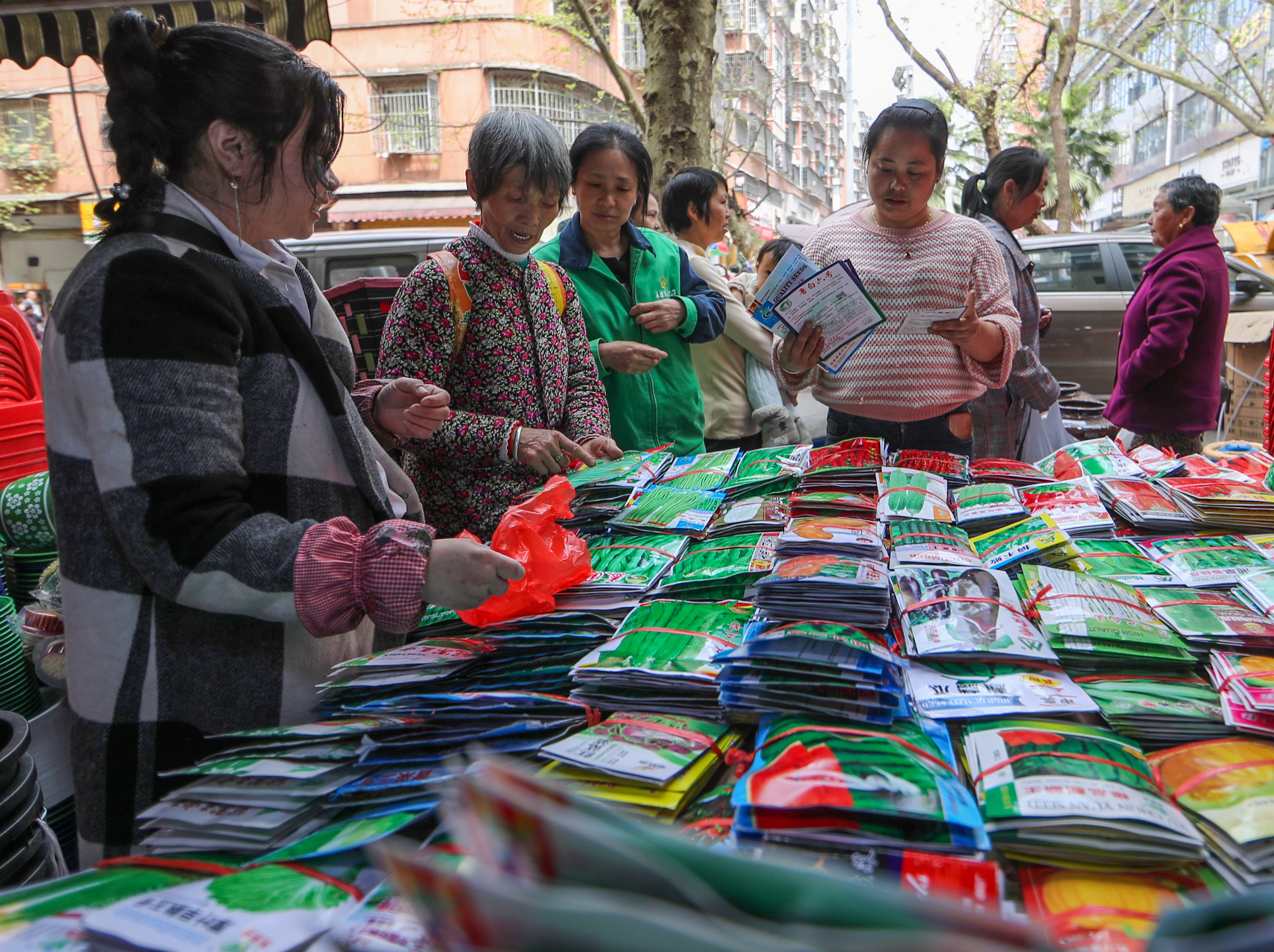 #(图片故事)贵州玉屏:“女货郎”送货记