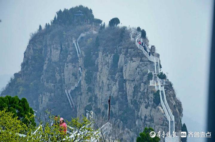 济南青铜山大峡谷云梯,东海灵岩景区千步云梯