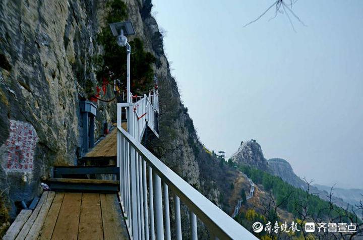 济南青铜山大峡谷云梯,东海灵岩景区千步云梯