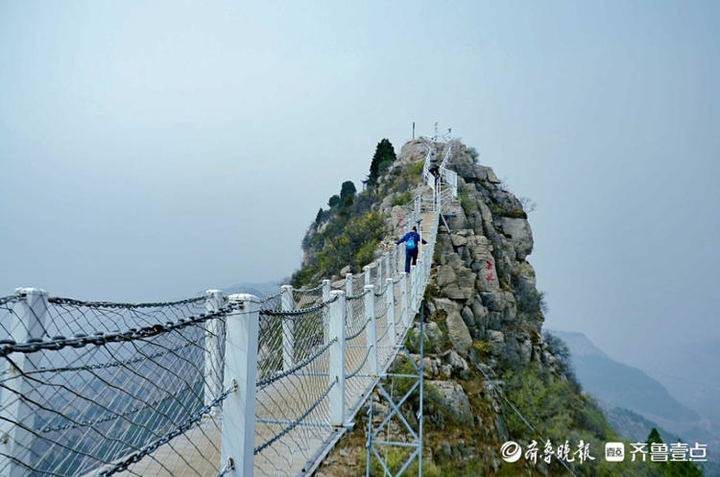 济南青铜山大峡谷云梯,东海灵岩景区千步云梯
