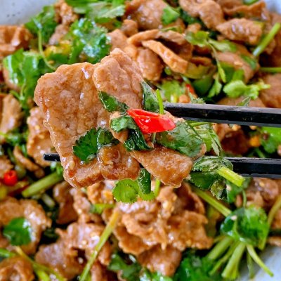 香菜拌牛肉真的巨好吃,春日时令美味尝鲜