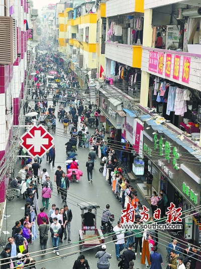 招工老板街头排队被工人挑,老板排队找工人人都急哭了