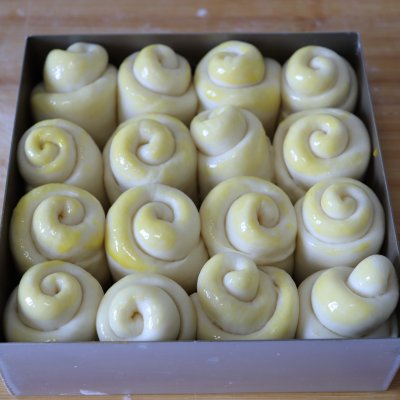 3分钟制作蜂蜜小面包香甜酥软,脆脆底蜂蜜小面包