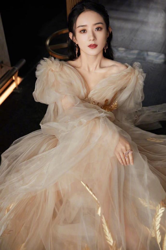 赵丽颖素颜发福,赵丽颖短发近照状态