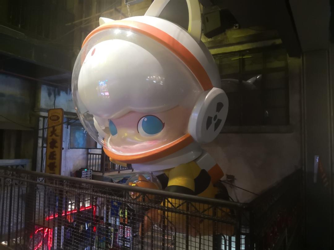 实探丨超5万人排队，深圳文和友刷屏！网红奶茶跑腿费300，网友：看不懂……“大热天”排队背后，是各路资本的新玩法