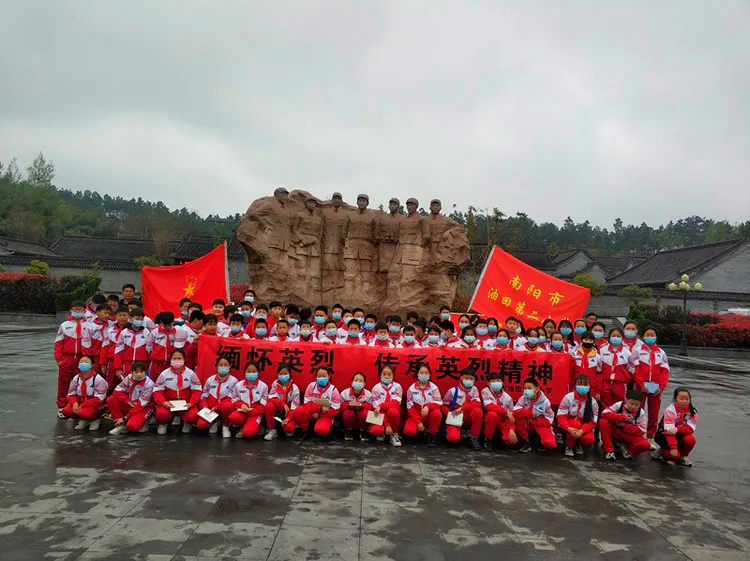 缅怀先烈牢记党史,缅怀先烈牢记历史努力学习为主题