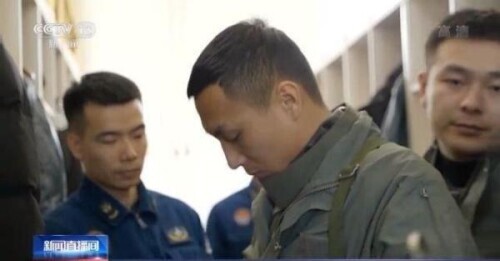 海上巨无霸航母视频,印度首艘国产航母战斗力如何