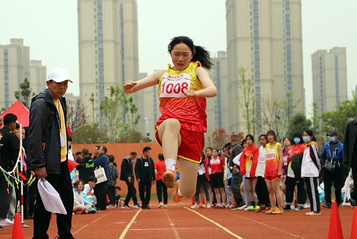 天河区中学生田径运动会跨栏,省中学生田径锦标赛跨栏