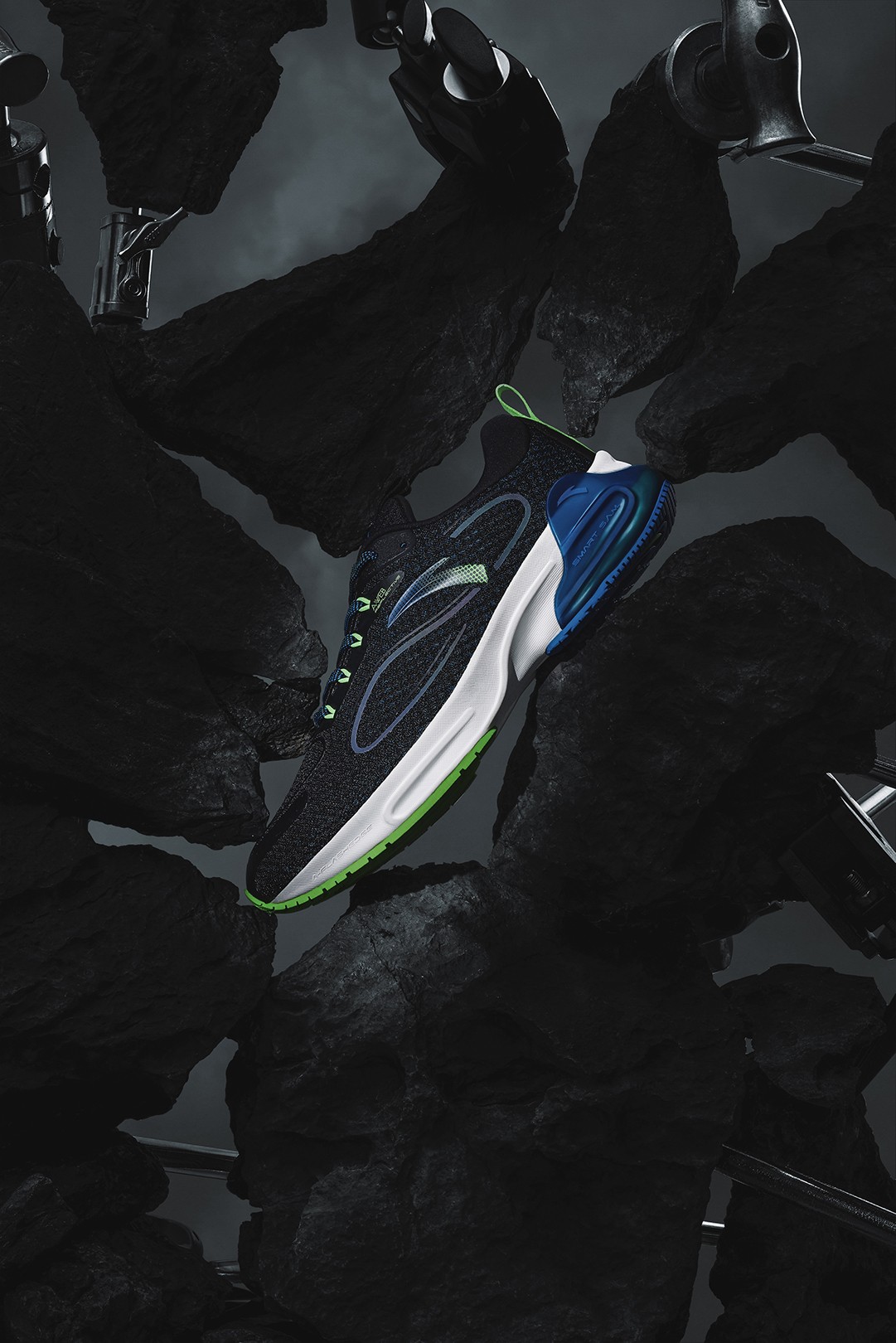 安踏毒刺跑鞋a-shock缓震,安踏马赫跑鞋缓震