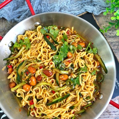 老坛酸菜牛肉面泡面的神仙吃法,方便面的神仙吃法只用泡面调料