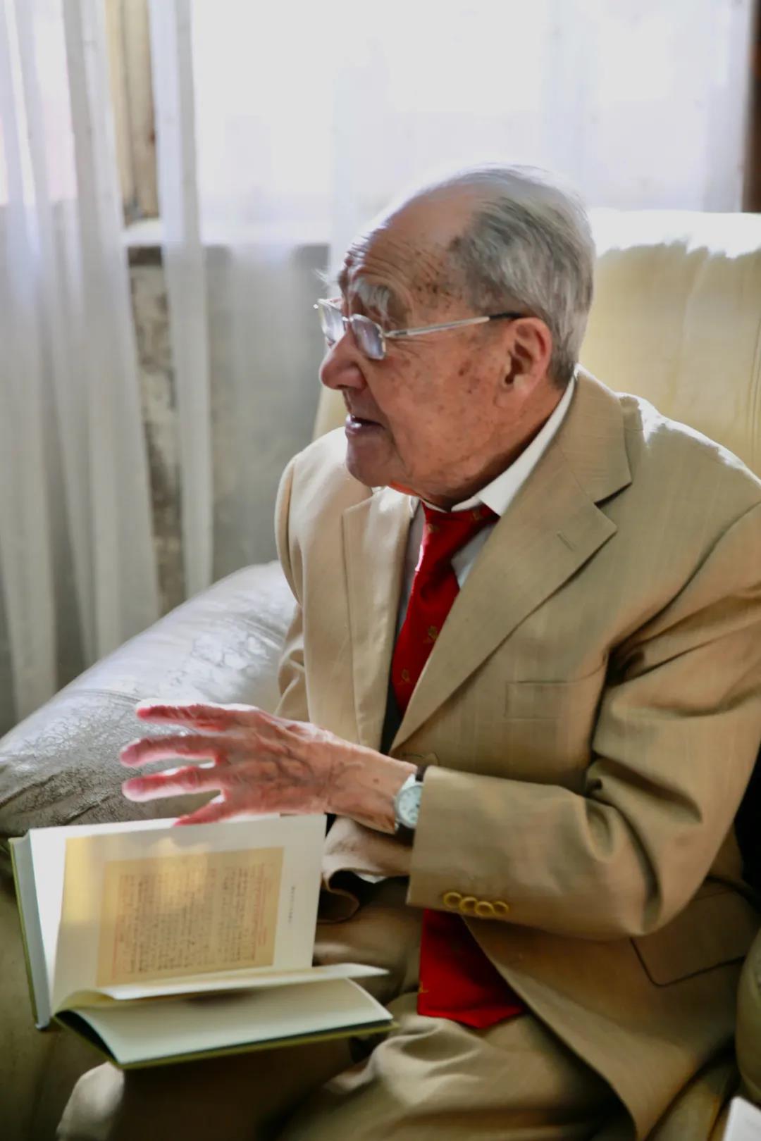 许渊冲译千家诗,翻译家许渊冲最好的作品