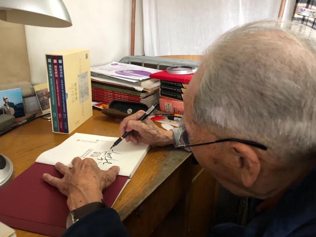 许渊冲译千家诗,翻译家许渊冲最好的作品