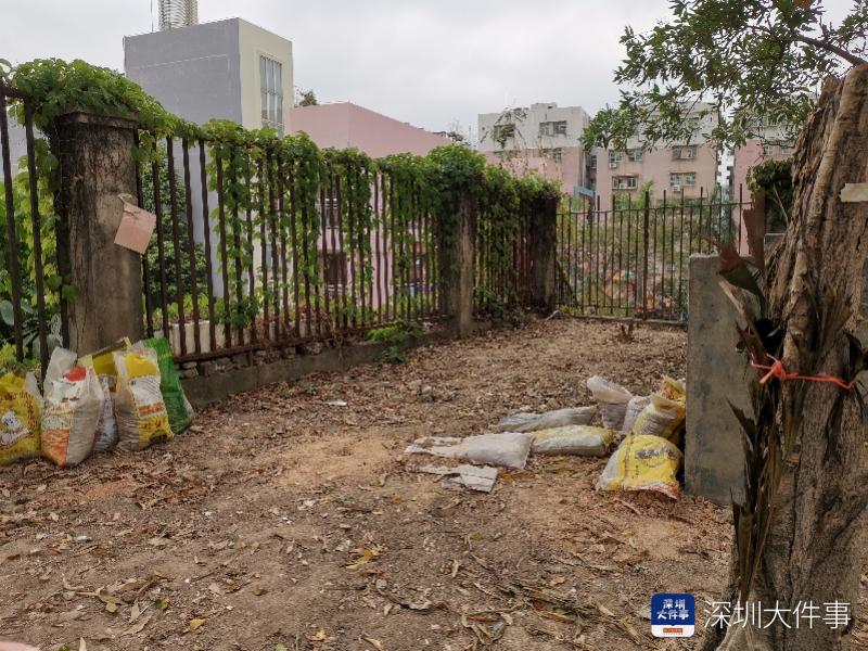 深圳一新小区出行不便准备建便民通道，却涉隔壁小区红线用地