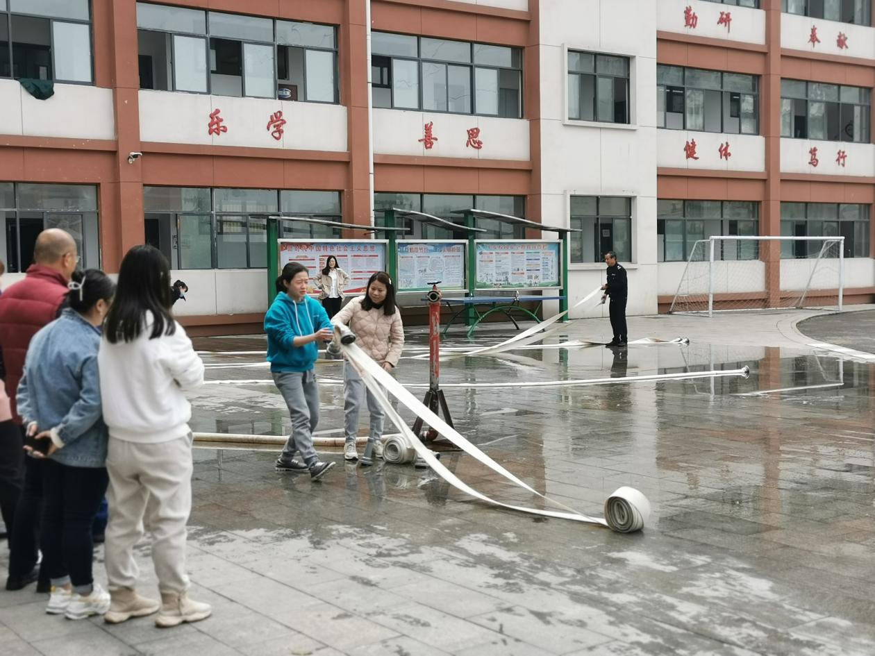 社区灭火器使用实战演练方案,灭火器和消防栓演练培训