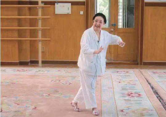 杜近芳现代京剧,杜近芳称得上京剧大师吗