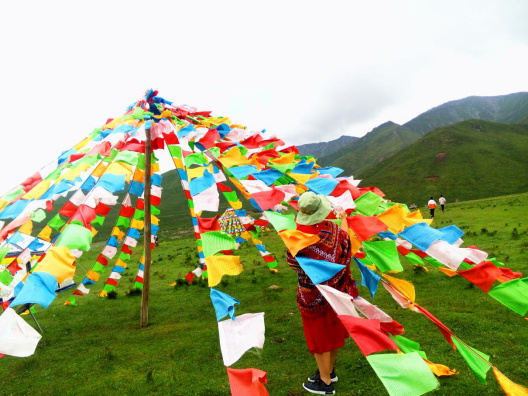 高原民族青海湖,青藏高原最炫民族风完整版女声