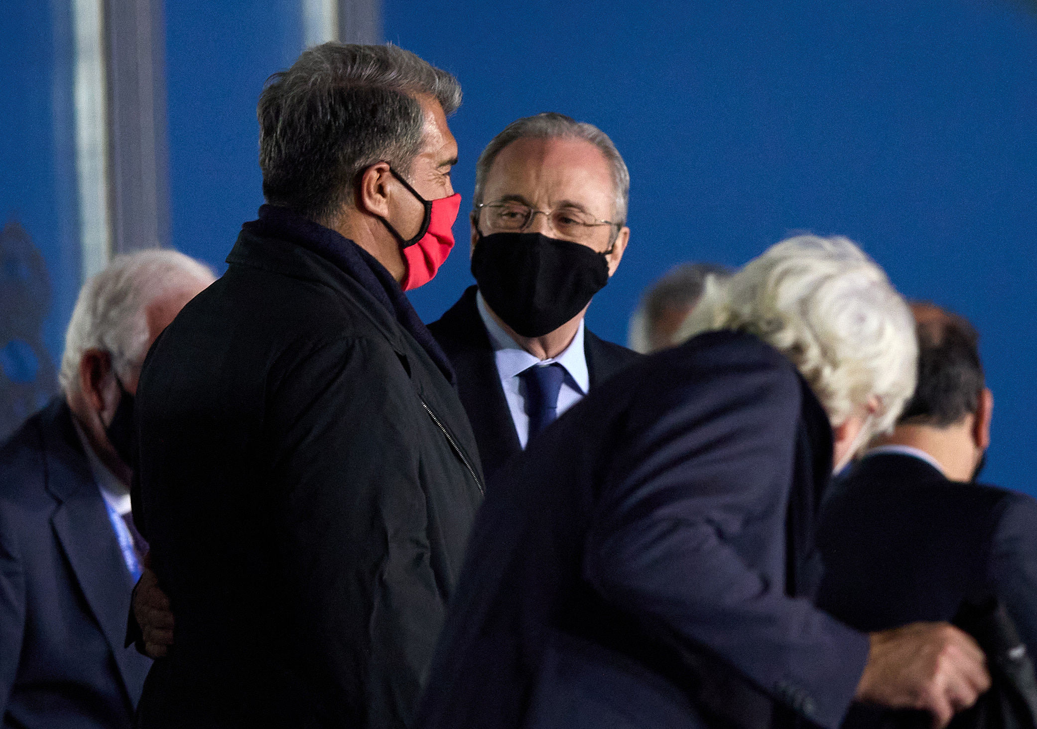 广东男篮重返总决赛,央视体育巴萨vs那不勒斯