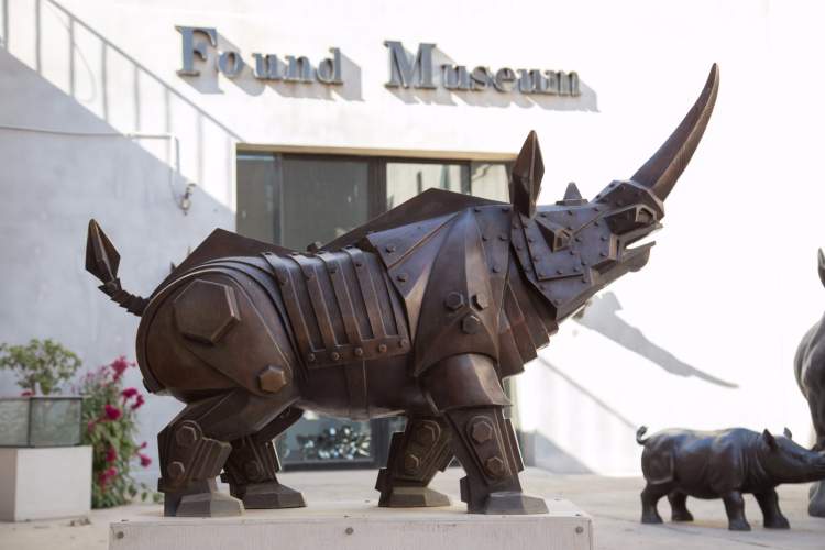 一家开业30年的宾馆为何要同时举办两场美术馆级别大展?