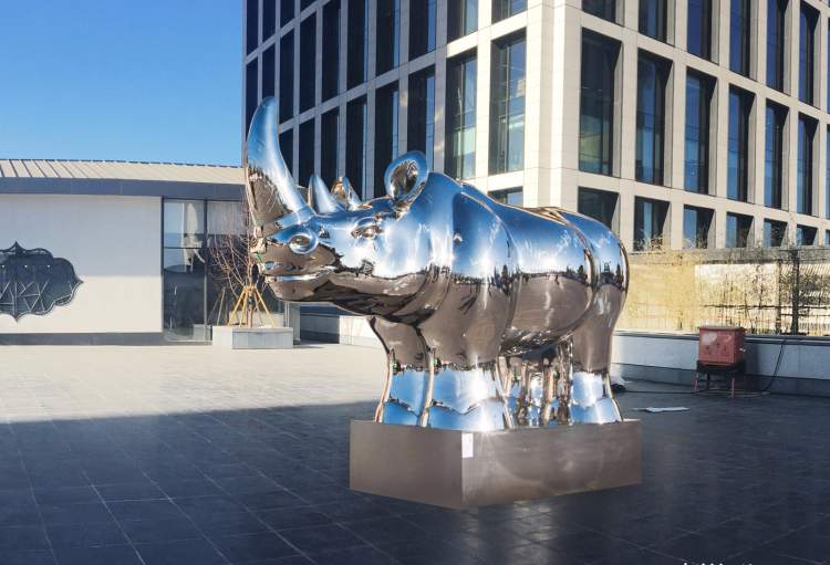 一家开业30年的宾馆为何要同时举办两场美术馆级别大展?