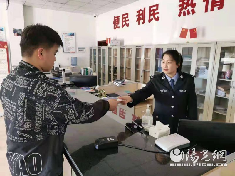 路井派出所户籍服务五一不打烊,派出所民警周末不打烊